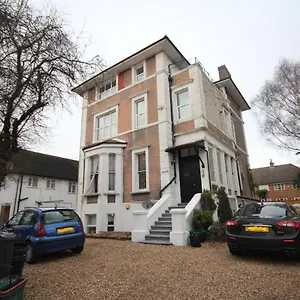 Great West Road Flat C , London United Kingdom