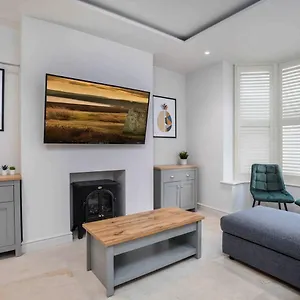 Spacious, High Spec & Modern , Sheffield United Kingdom