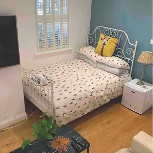 Stylish Modern Studio, Mock Georgian House, Heart Of Trendy Hackney & , London United Kingdom